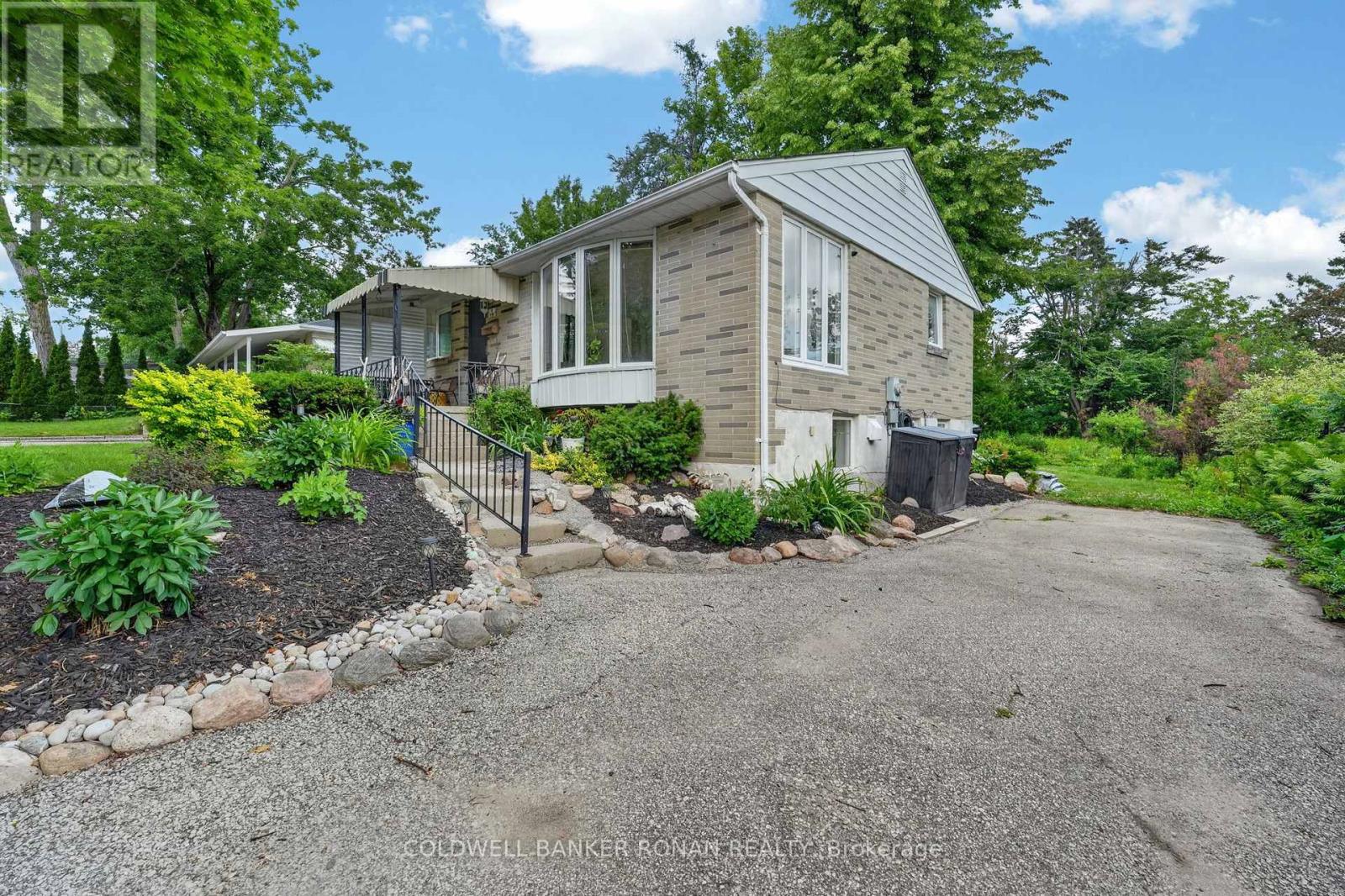 9 VINE STREET - 3