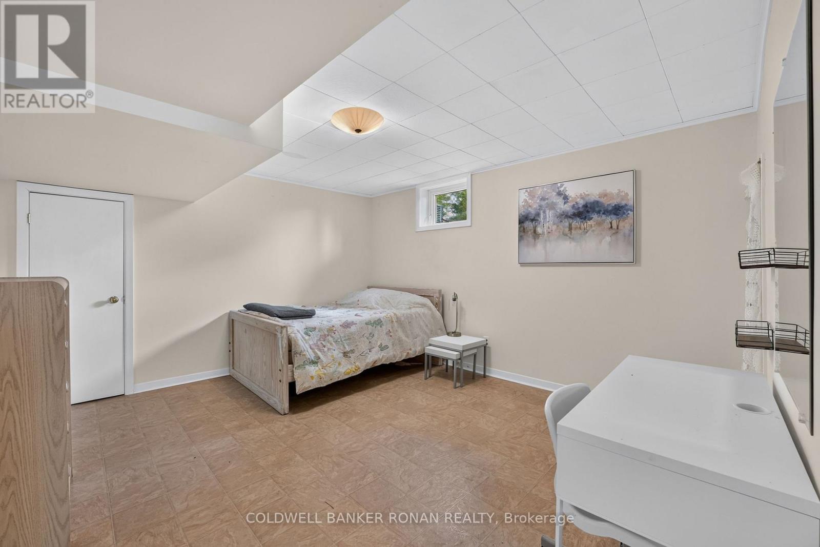 9 VINE STREET - 32