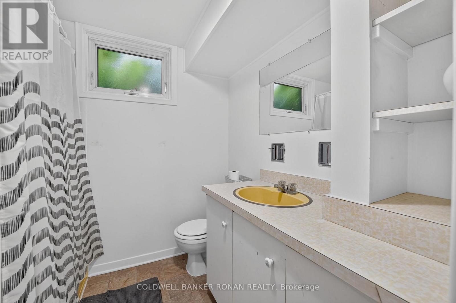 9 VINE STREET - 39