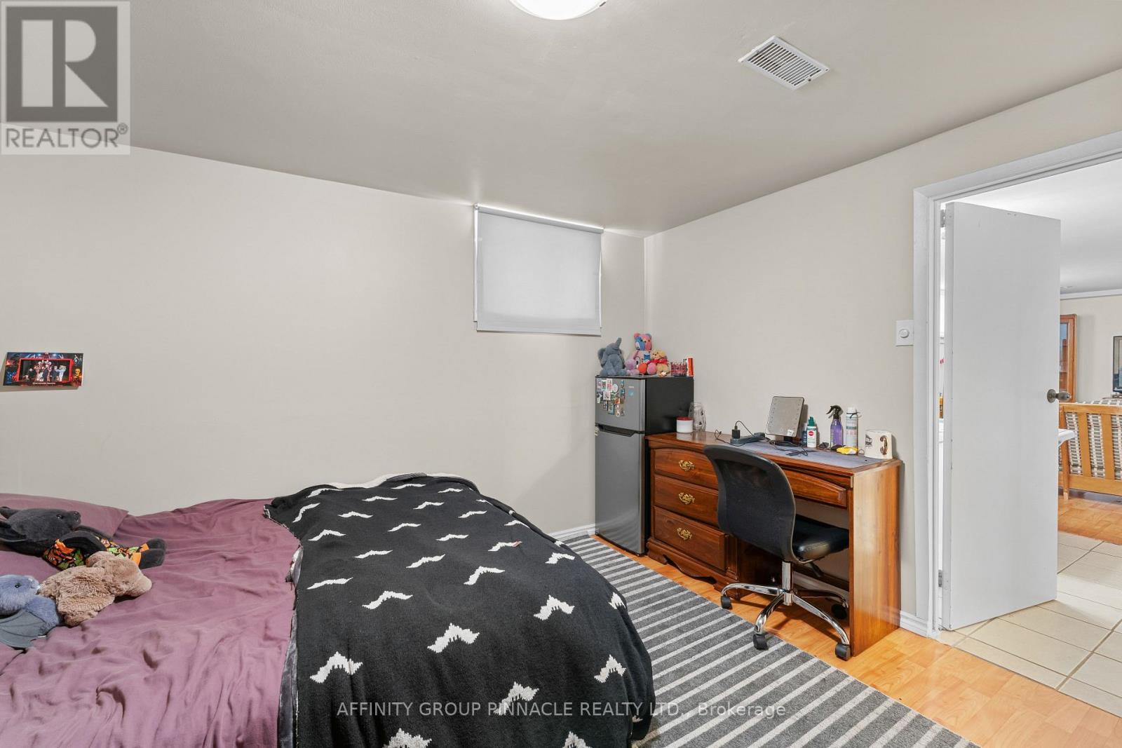 1096 BARNARDO AVENUE - 27