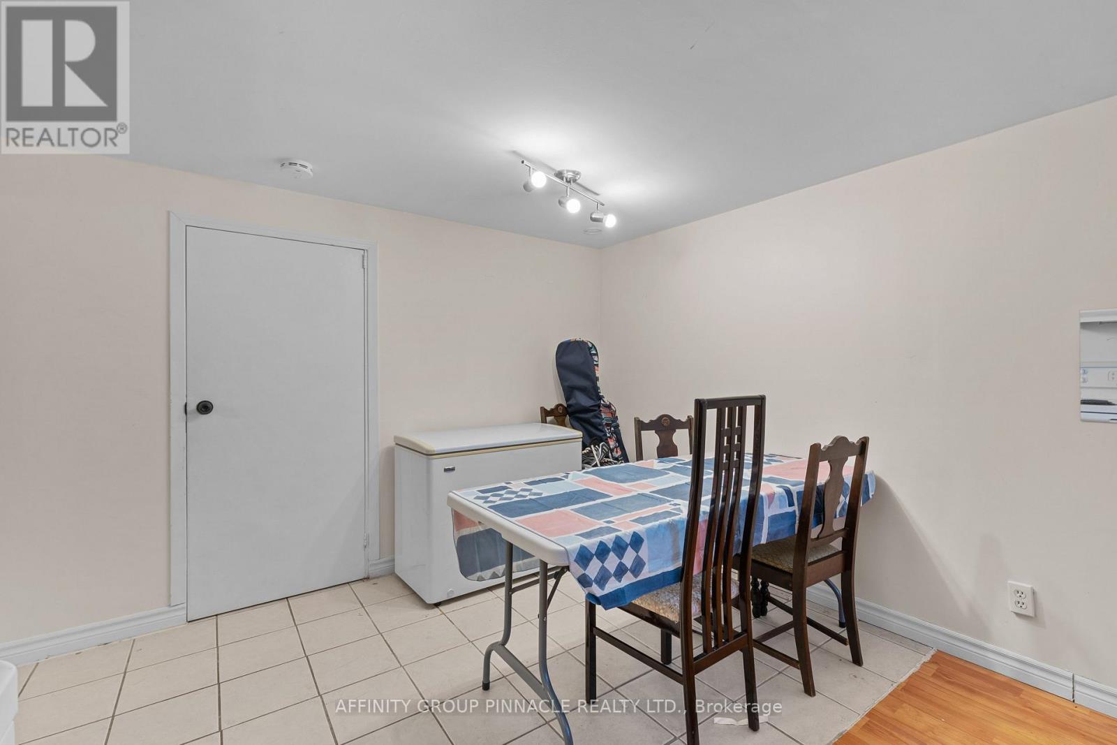 1096 BARNARDO AVENUE - 23