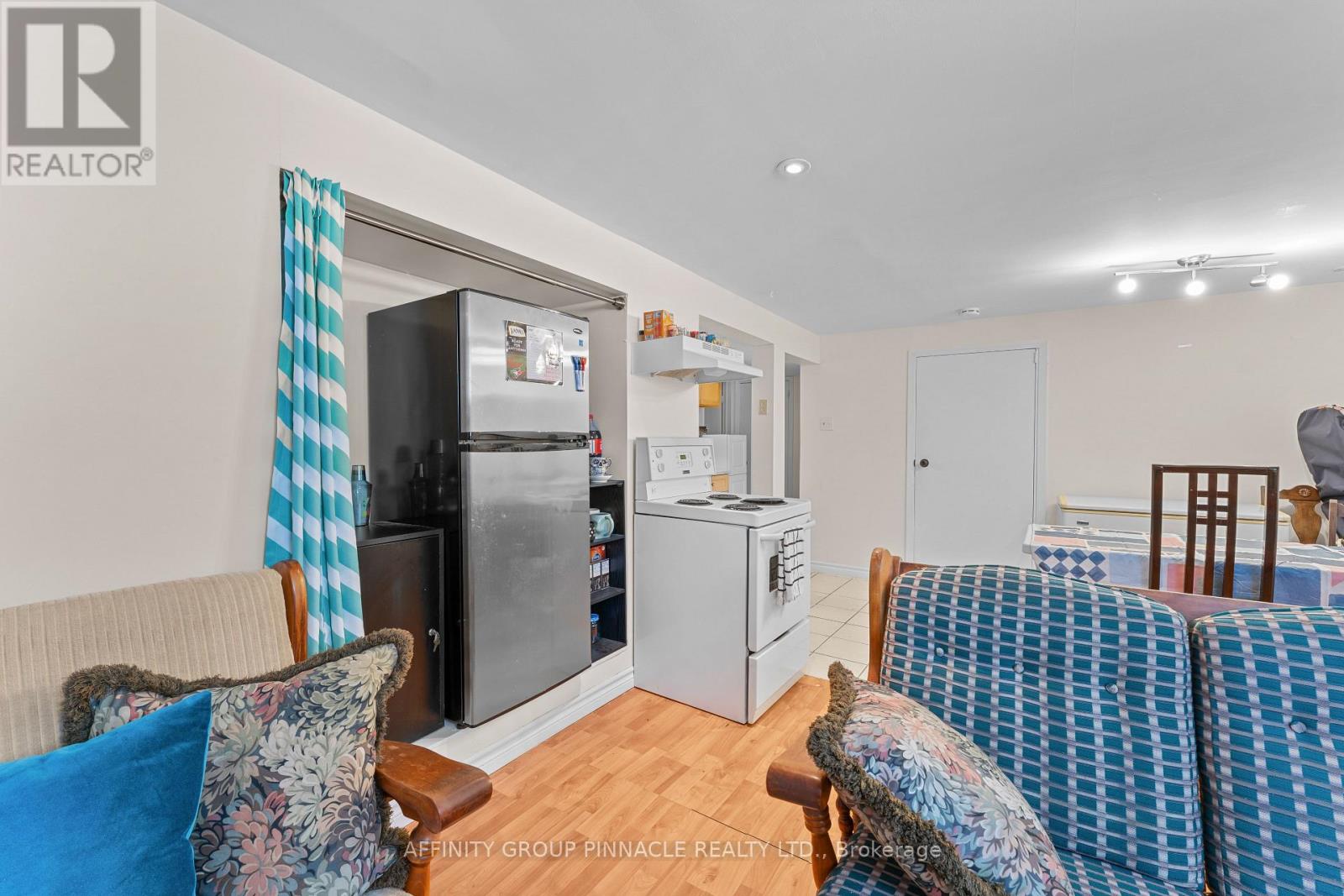 1096 BARNARDO AVENUE - 21