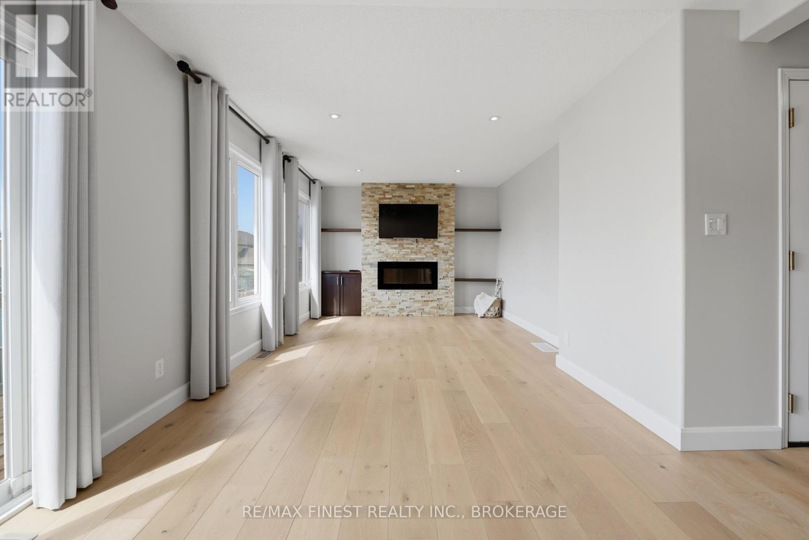 1223 AMANDA COURT - 13