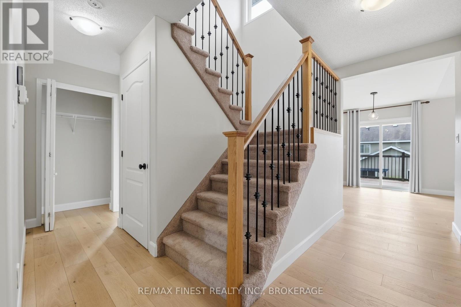 1223 AMANDA COURT - 12