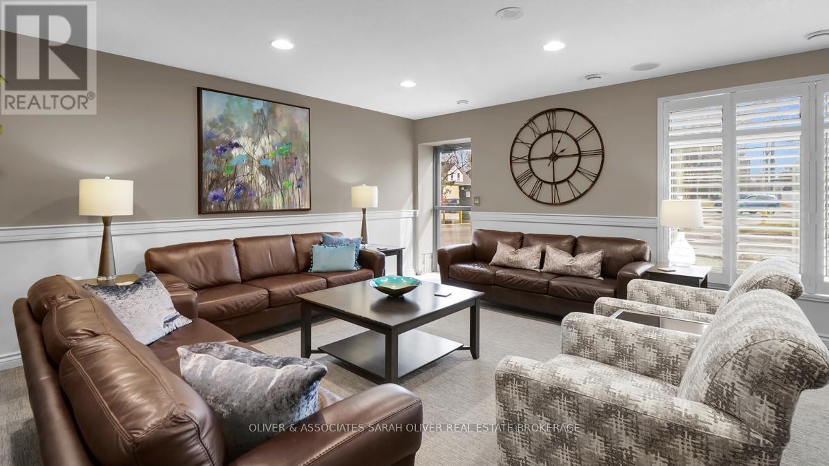 #404 250 PALL MALL STREET - 29