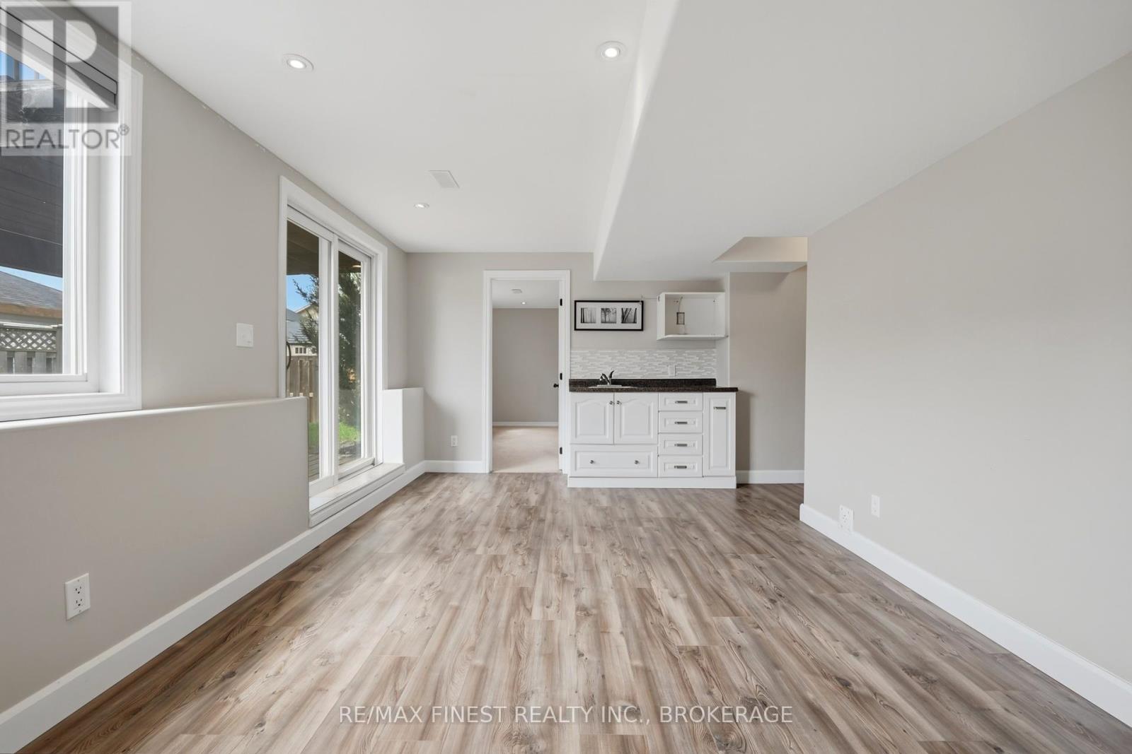1223 AMANDA COURT - 34