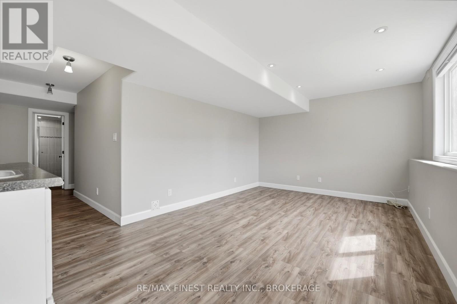 1223 AMANDA COURT - 37