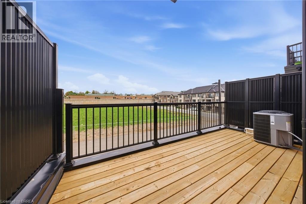 #107 585 COLBORNE Street - 17