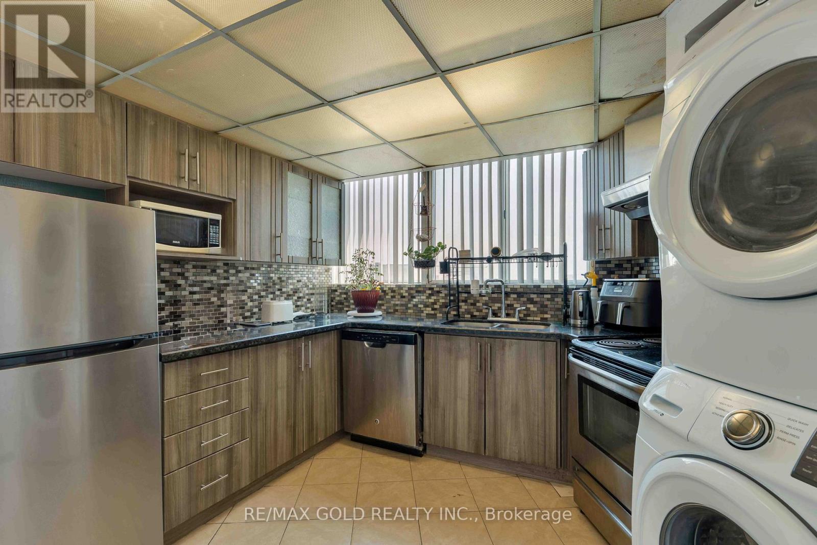 #2101 3700 KANEFF CRESCENT - 19