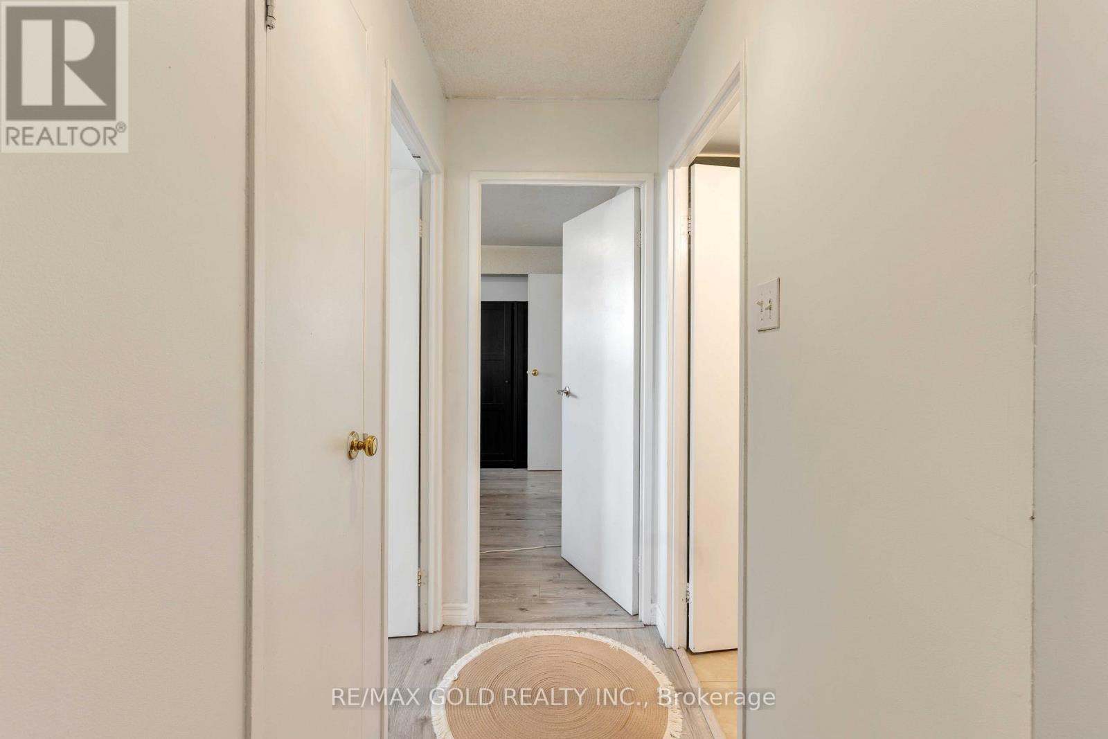 #2101 3700 KANEFF CRESCENT - 24