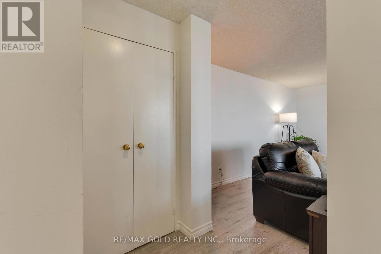 #2101 3700 KANEFF CRESCENT - 26