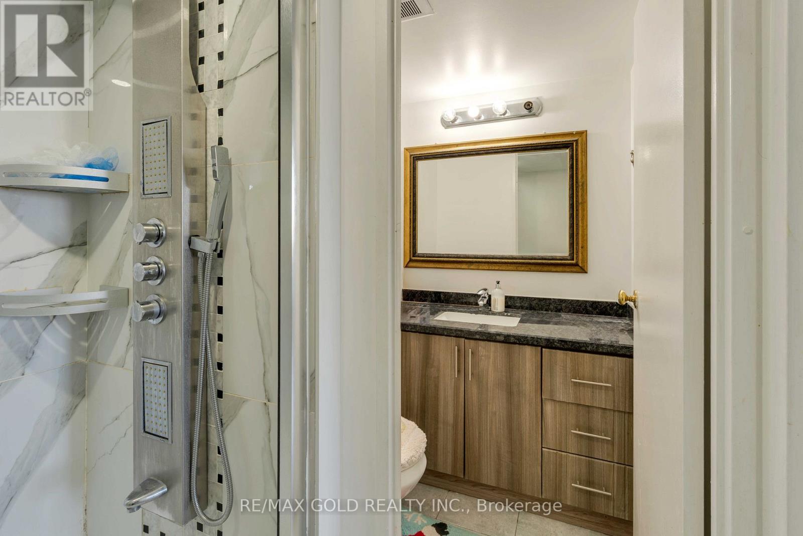 #2101 3700 KANEFF CRESCENT - 33