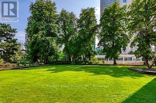 #2101 3700 KANEFF CRESCENT - 37