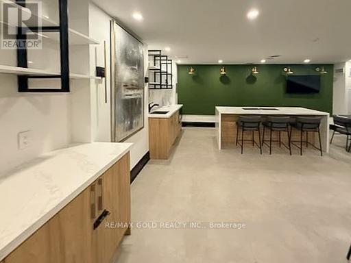 #2101 3700 KANEFF CRESCENT - 42