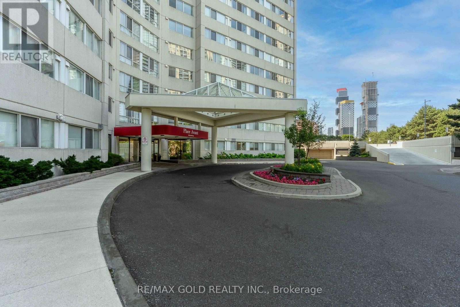 #2101 3700 KANEFF CRESCENT - 7