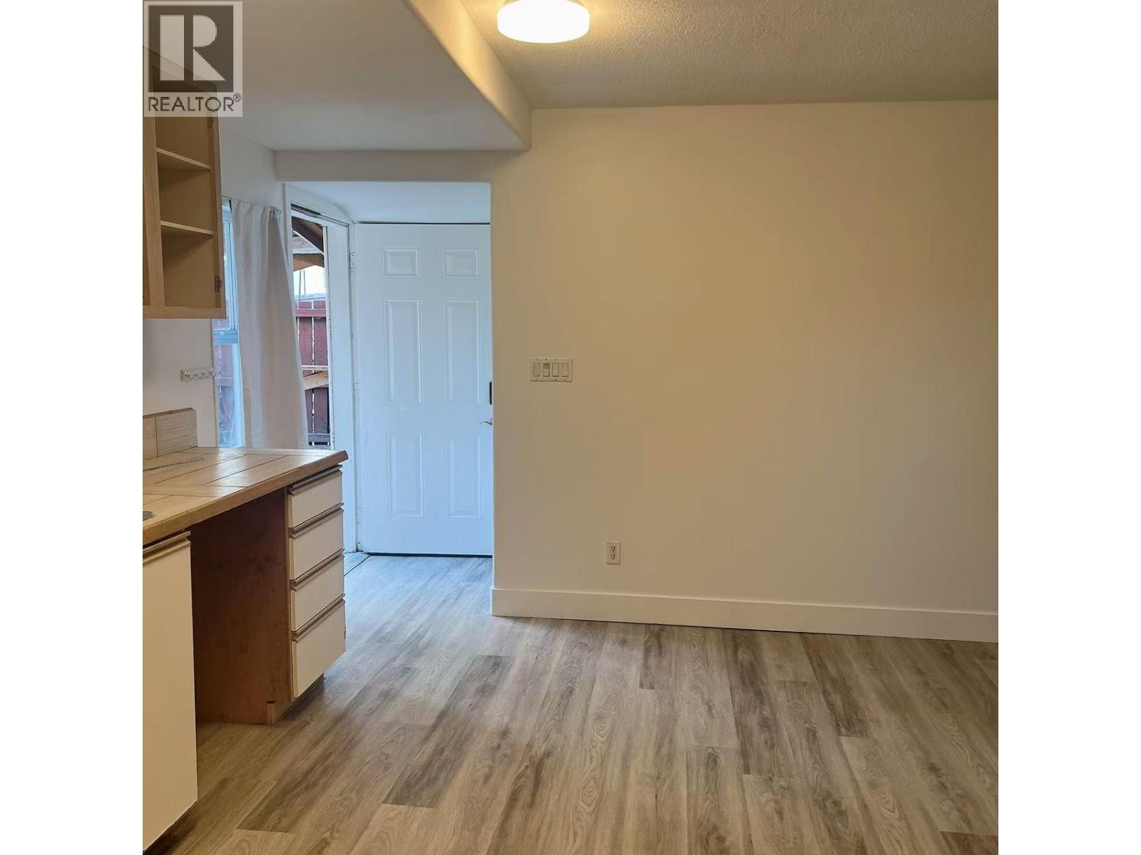 600 WADE Avenue W - 22