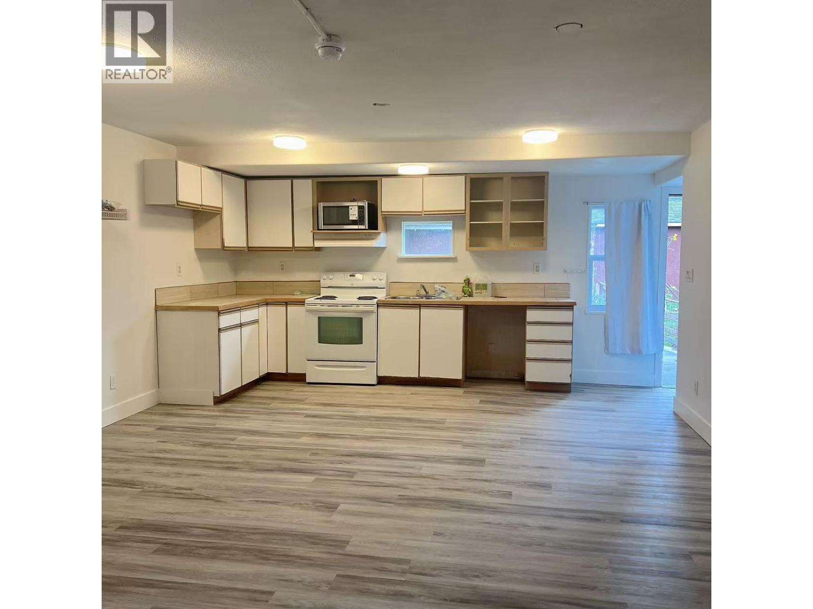 600 WADE Avenue W - 4