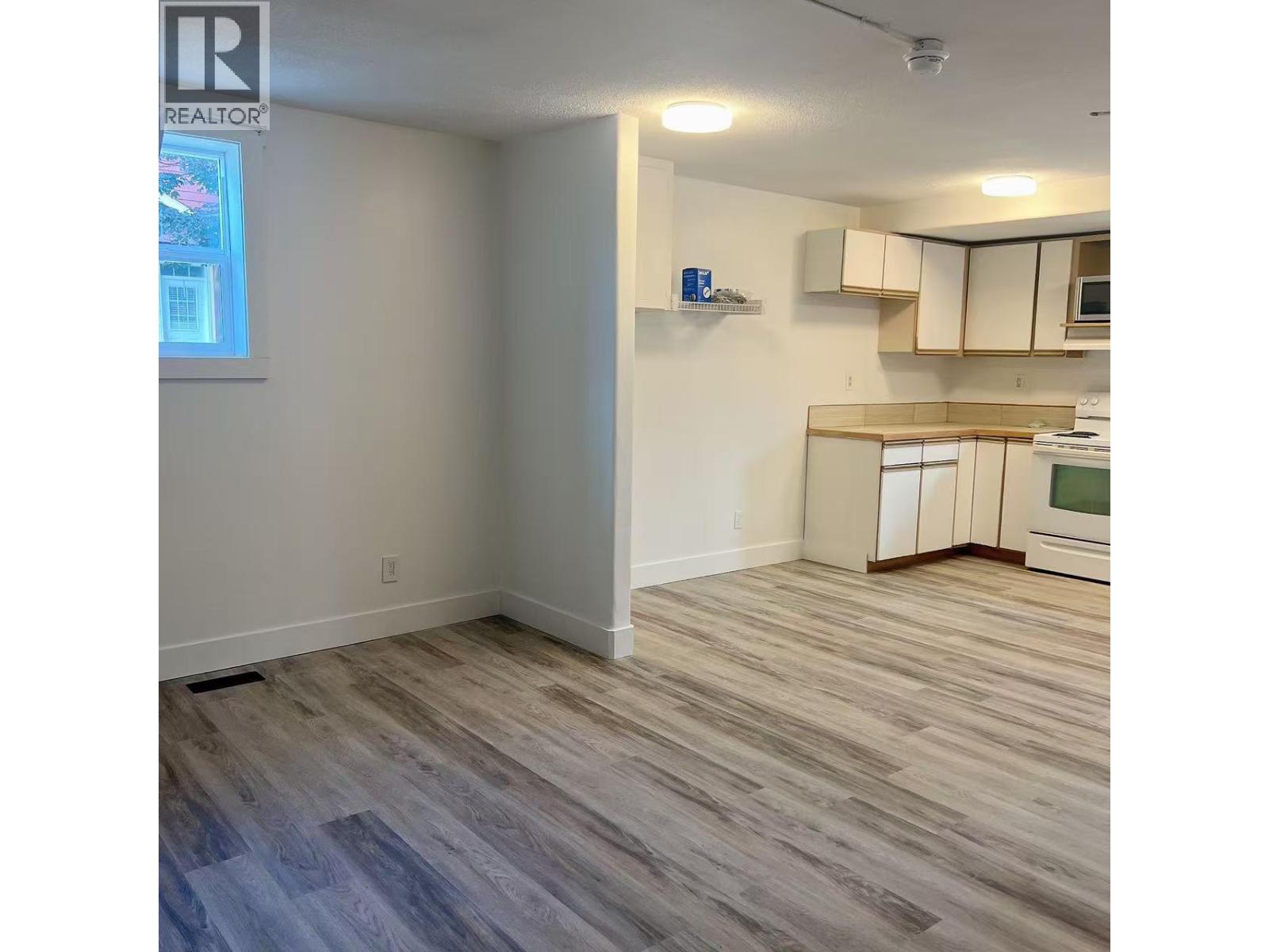 600 WADE Avenue W - 6