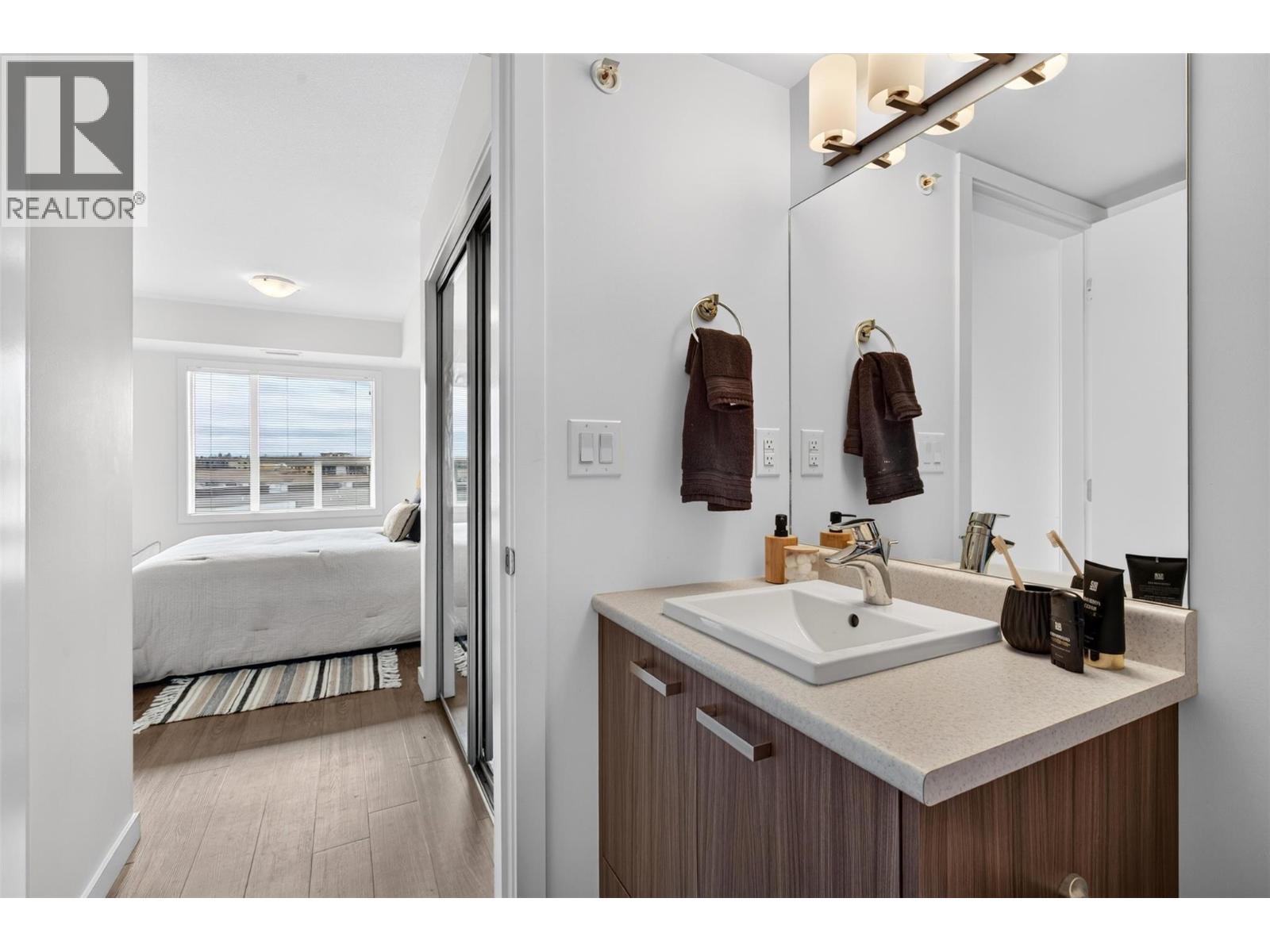 PH21 775 Academy Way, Kelowna