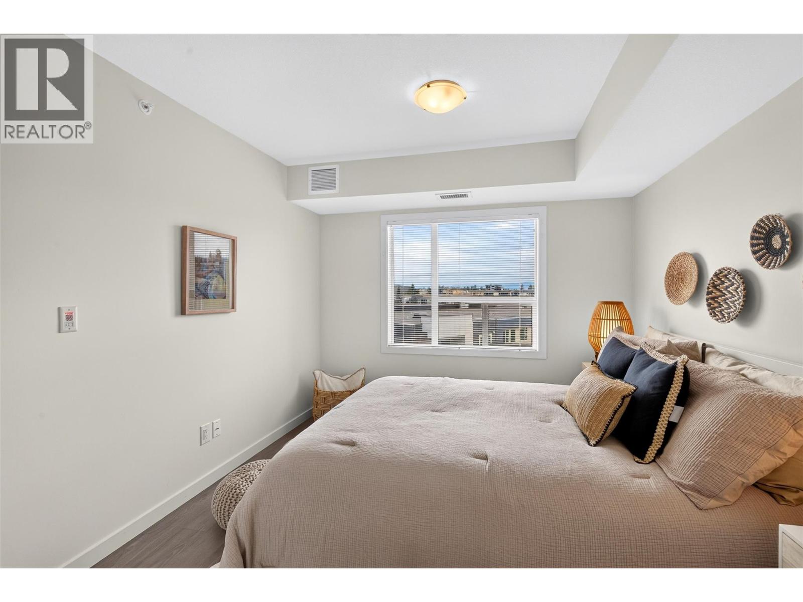 #PH21 775 Academy Way - 11