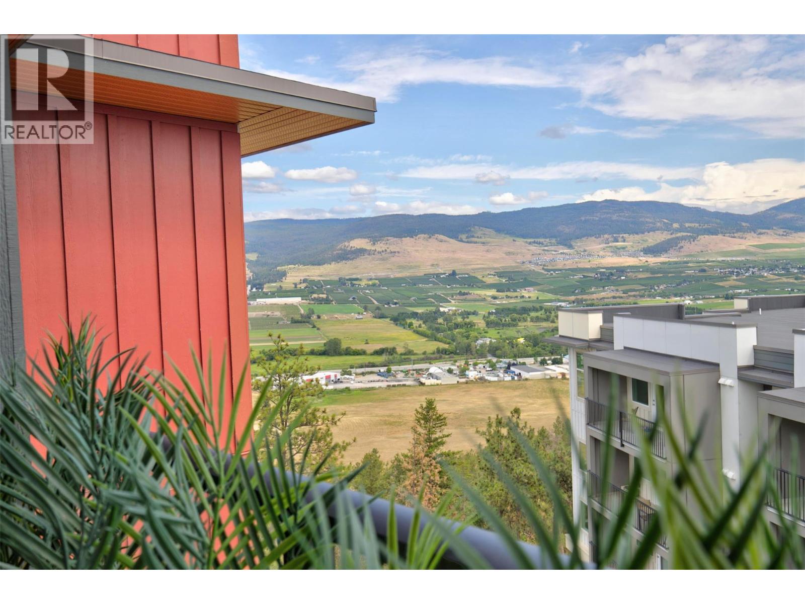 PH21 775 Academy Way, Kelowna