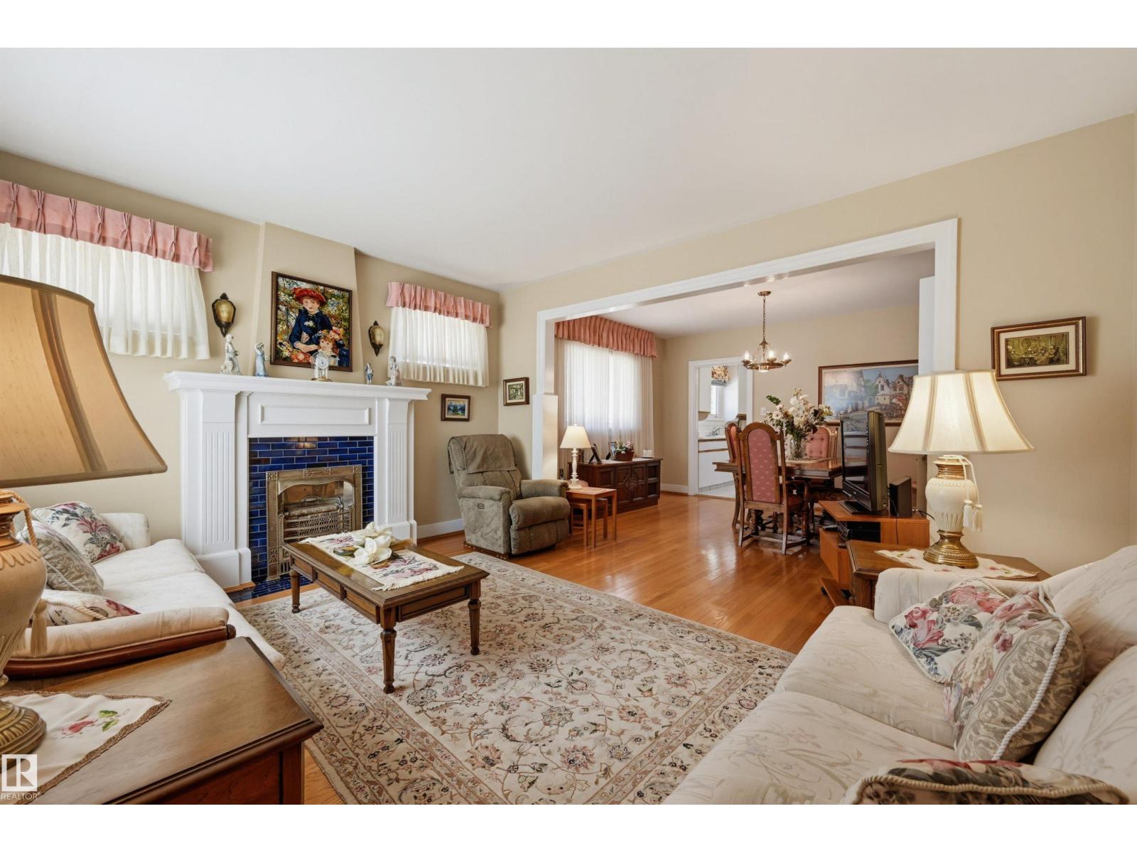10932 88 AV NW - photo 3