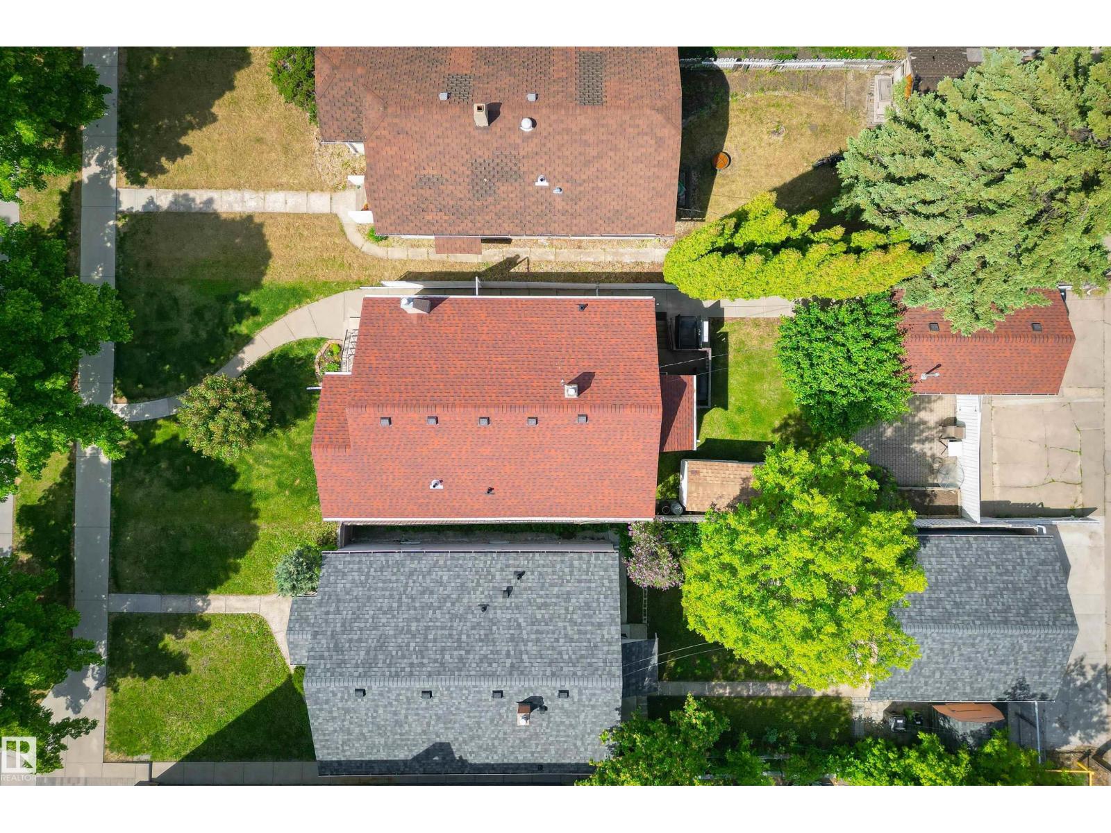 10932 88 AV NW — photo 40