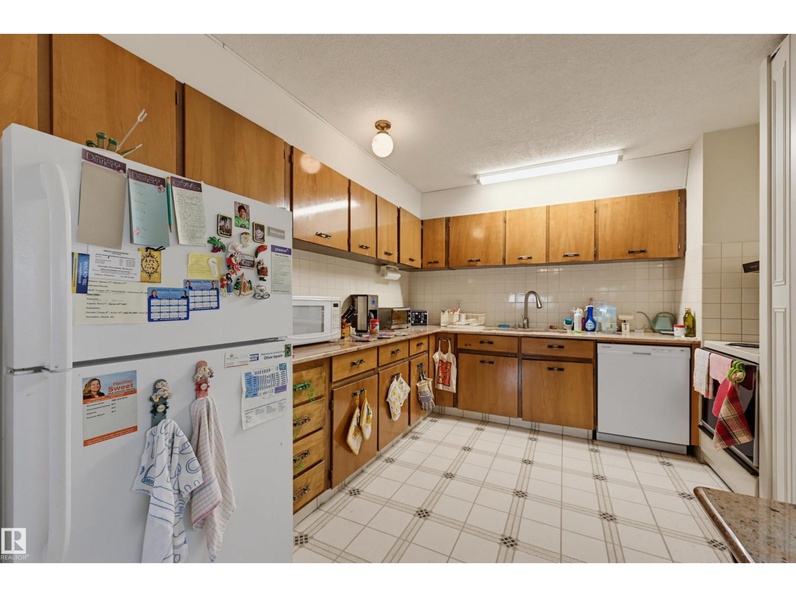 #903 10160 115 ST NW - 10