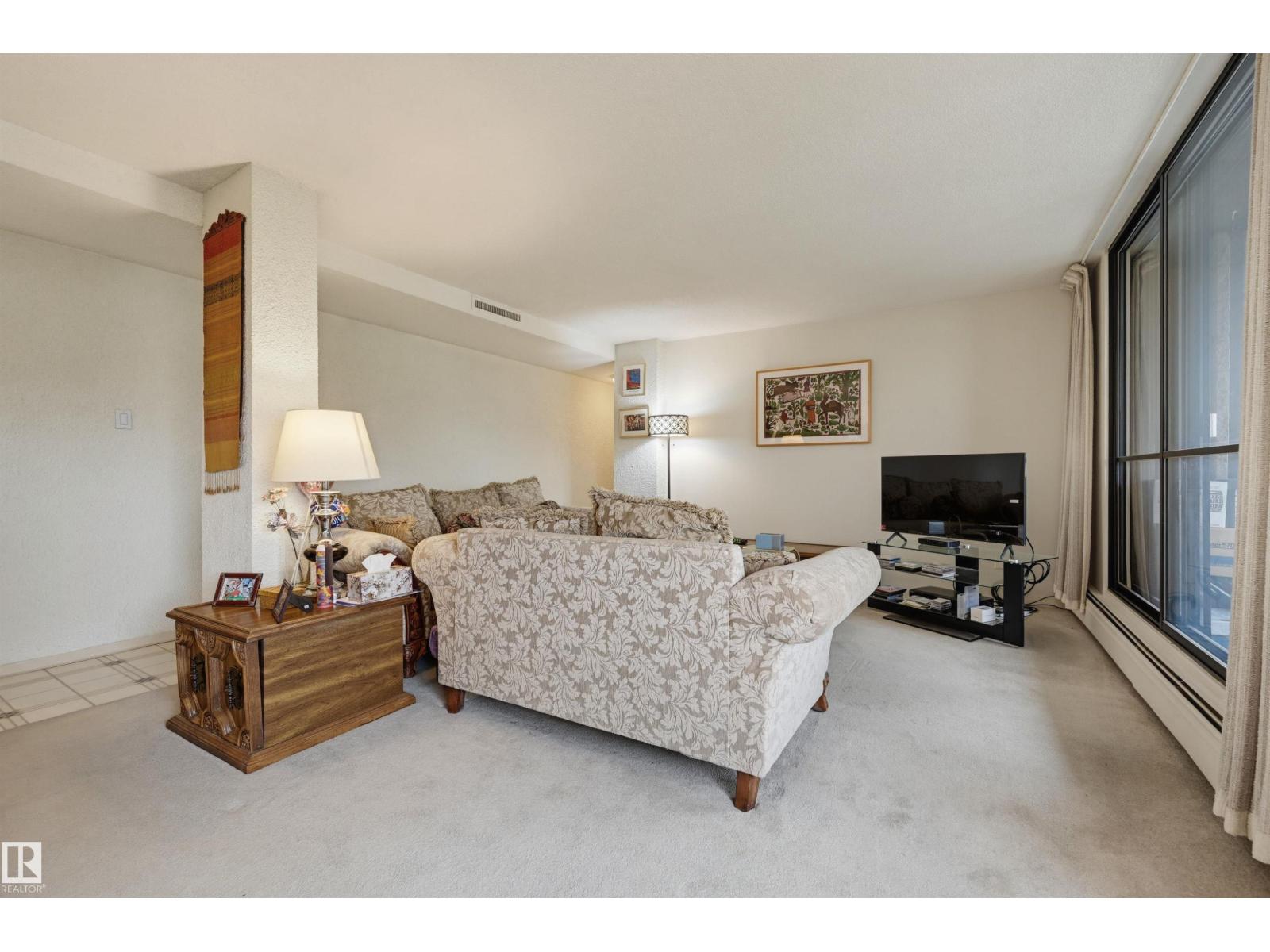 #903 10160 115 ST NW - 4