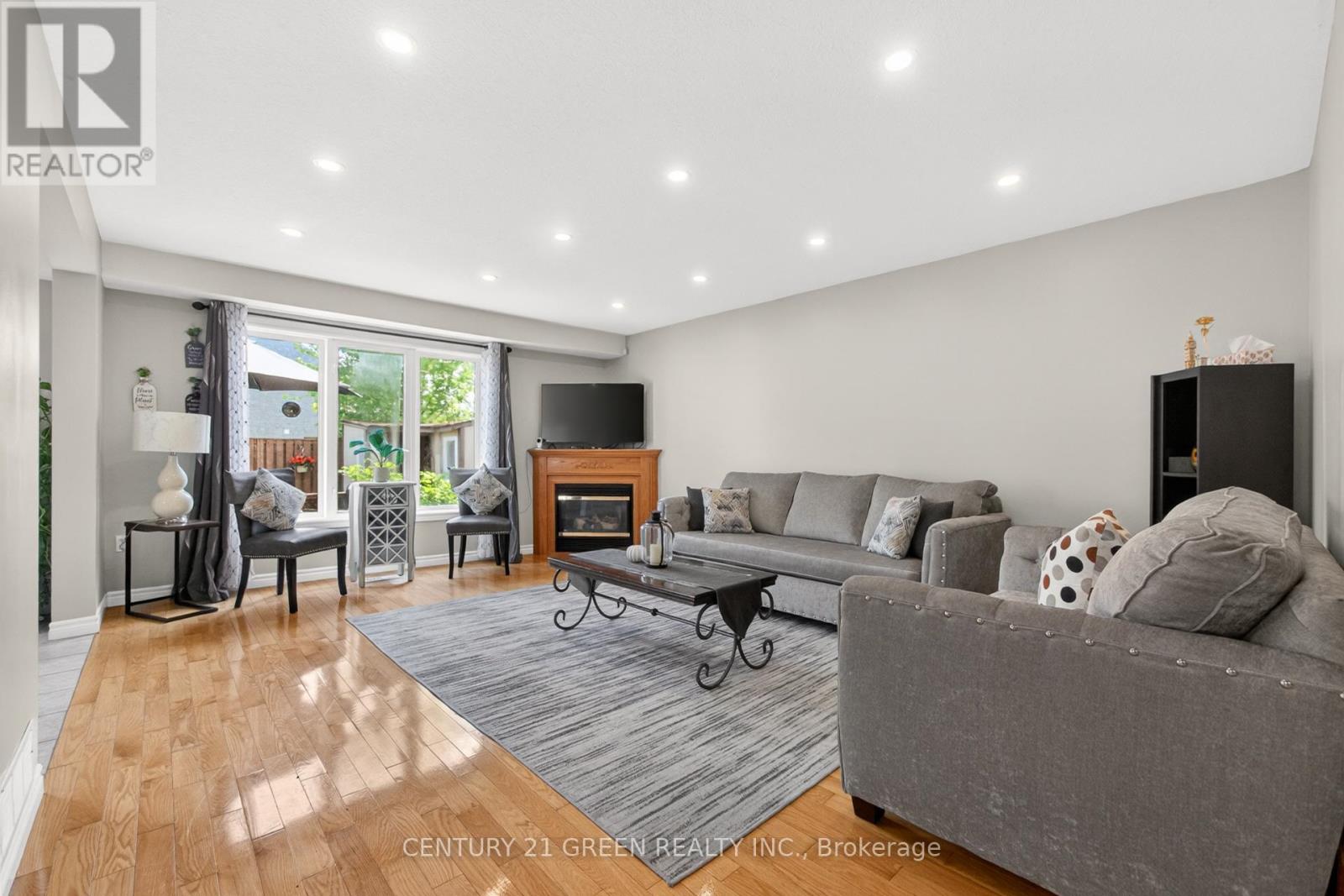 21 HAWKSWOOD DRIVE - 10
