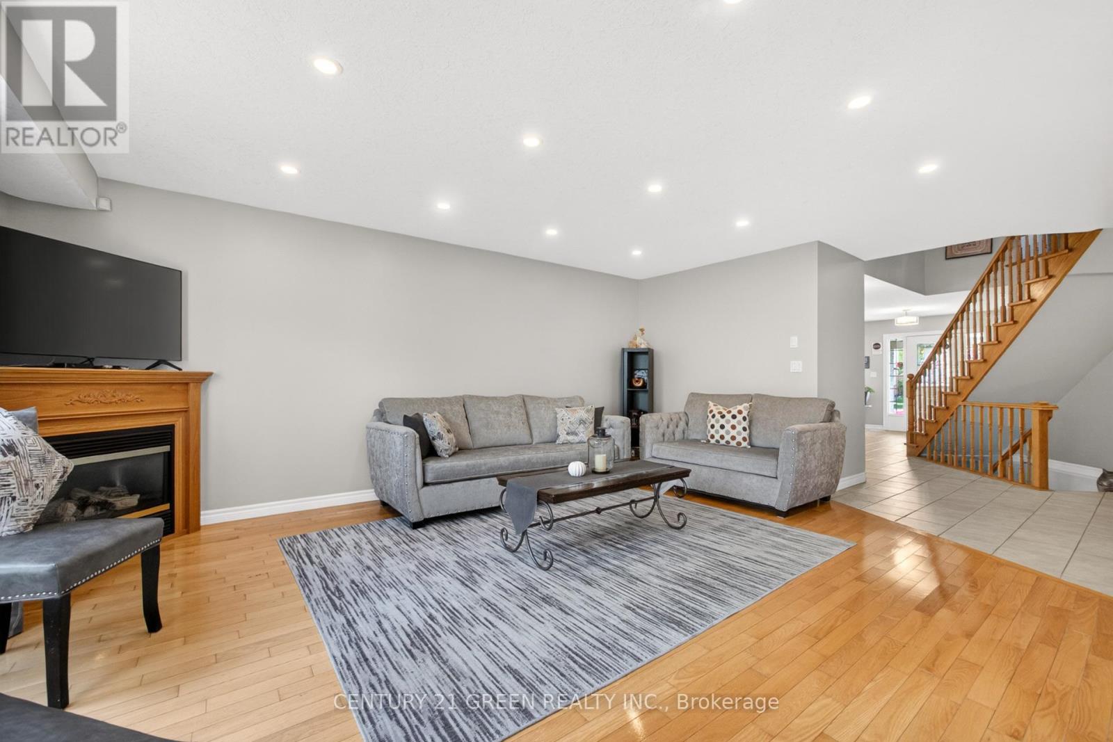 21 HAWKSWOOD DRIVE - 11