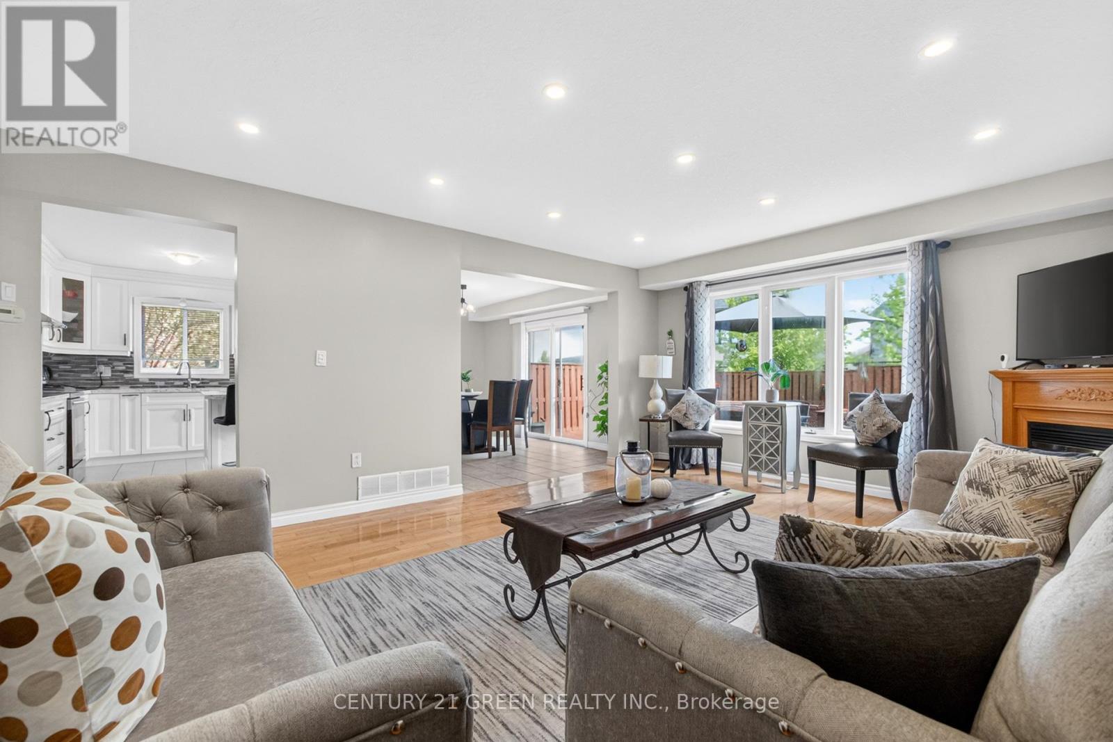21 HAWKSWOOD DRIVE - 13