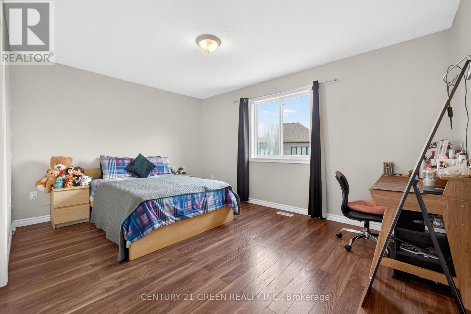 21 HAWKSWOOD DRIVE - 27