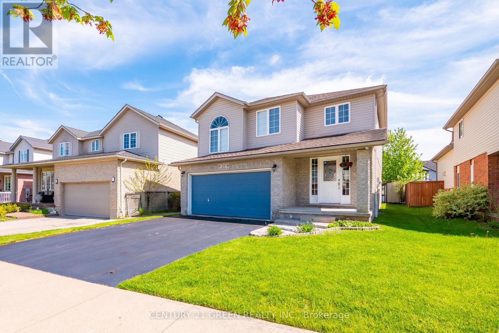 21 HAWKSWOOD DRIVE - 3