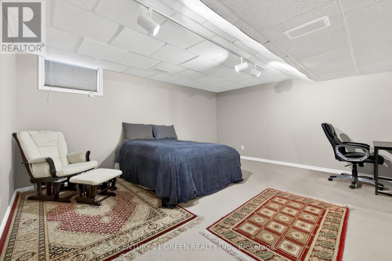 21 HAWKSWOOD DRIVE - 41