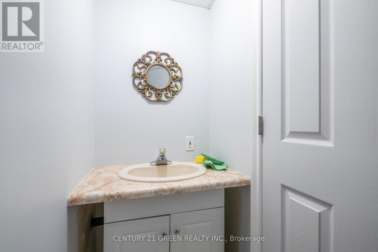 21 HAWKSWOOD DRIVE - 43