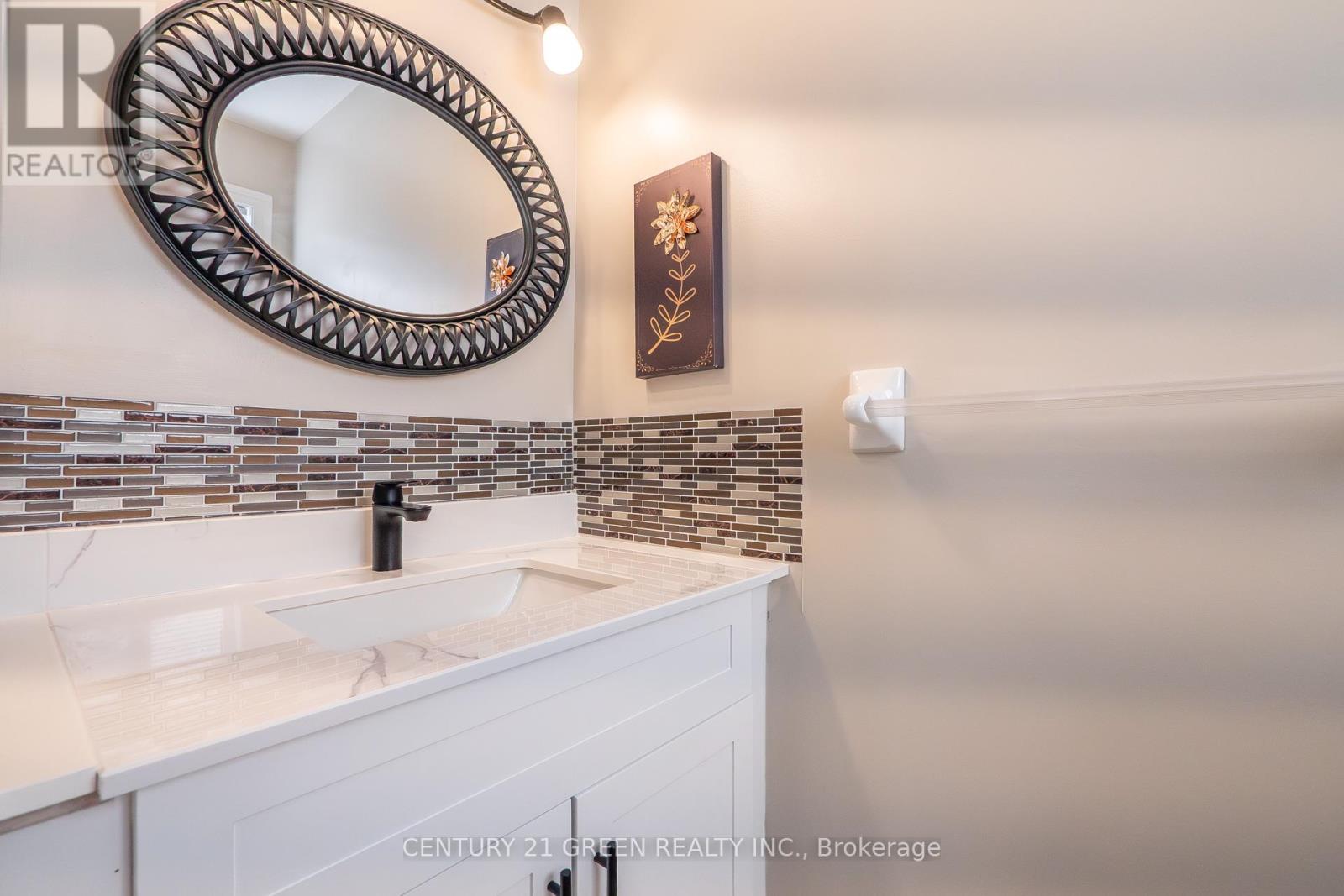 21 HAWKSWOOD DRIVE - 8