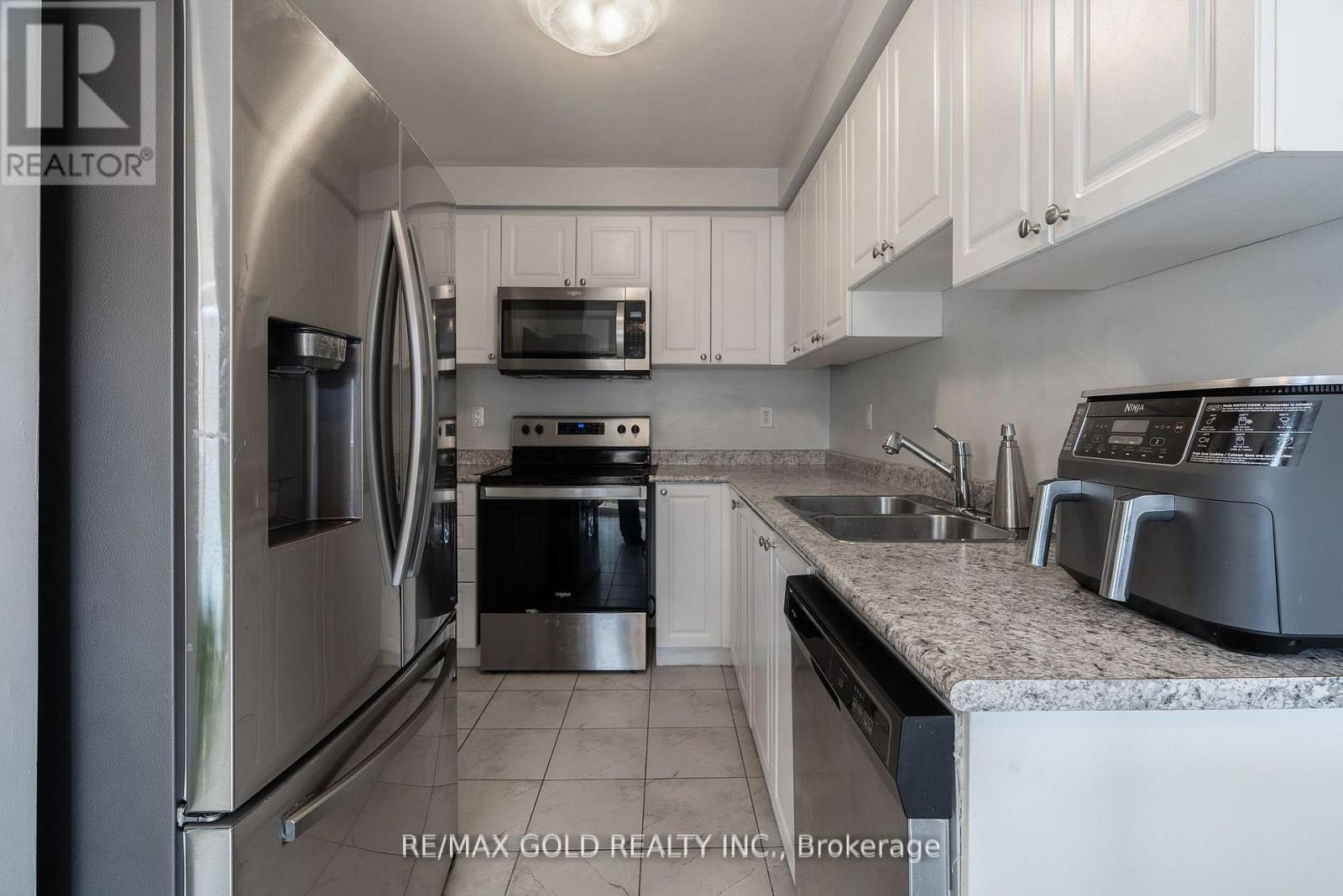335 STEWART STREET - 10