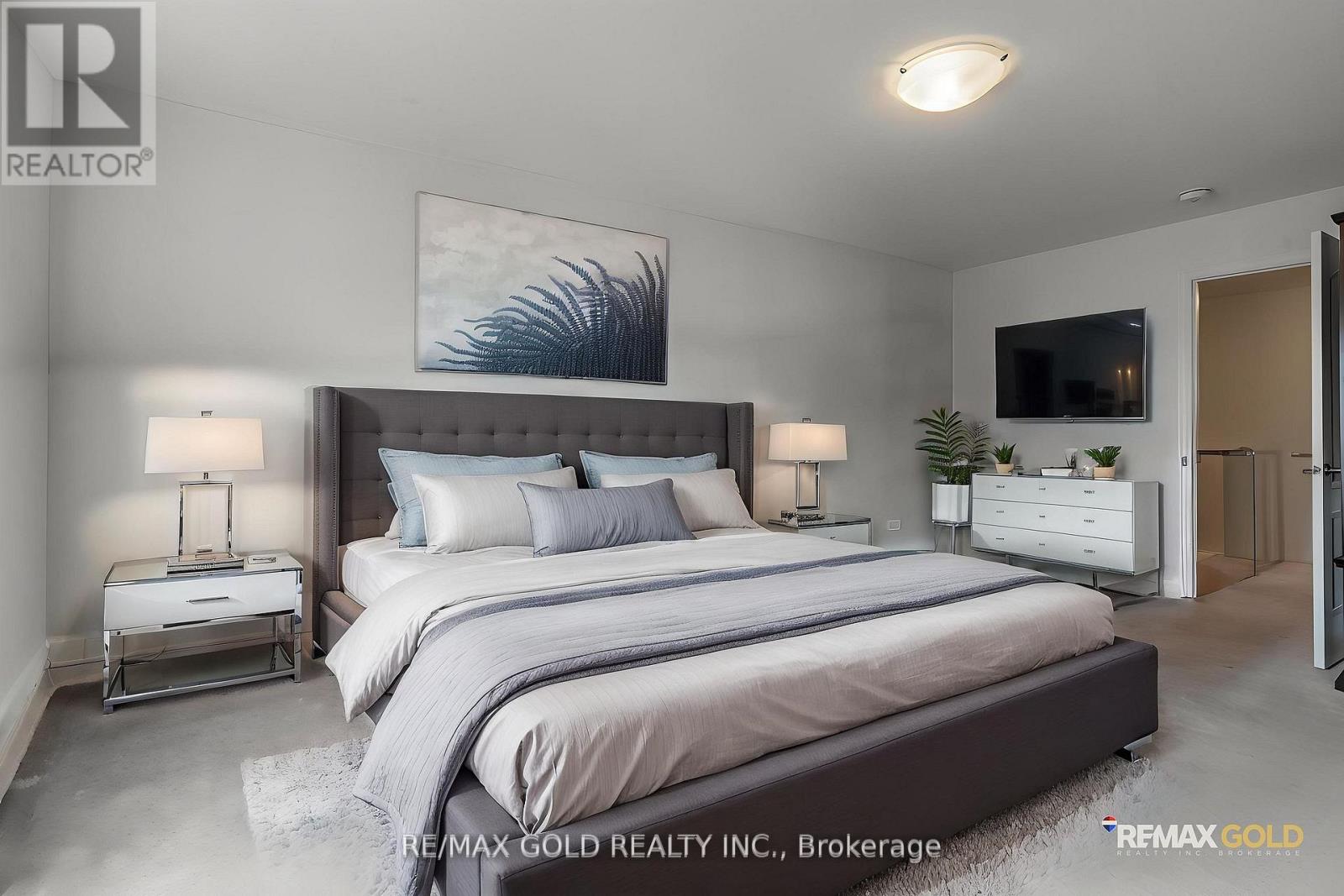 335 STEWART STREET - 17