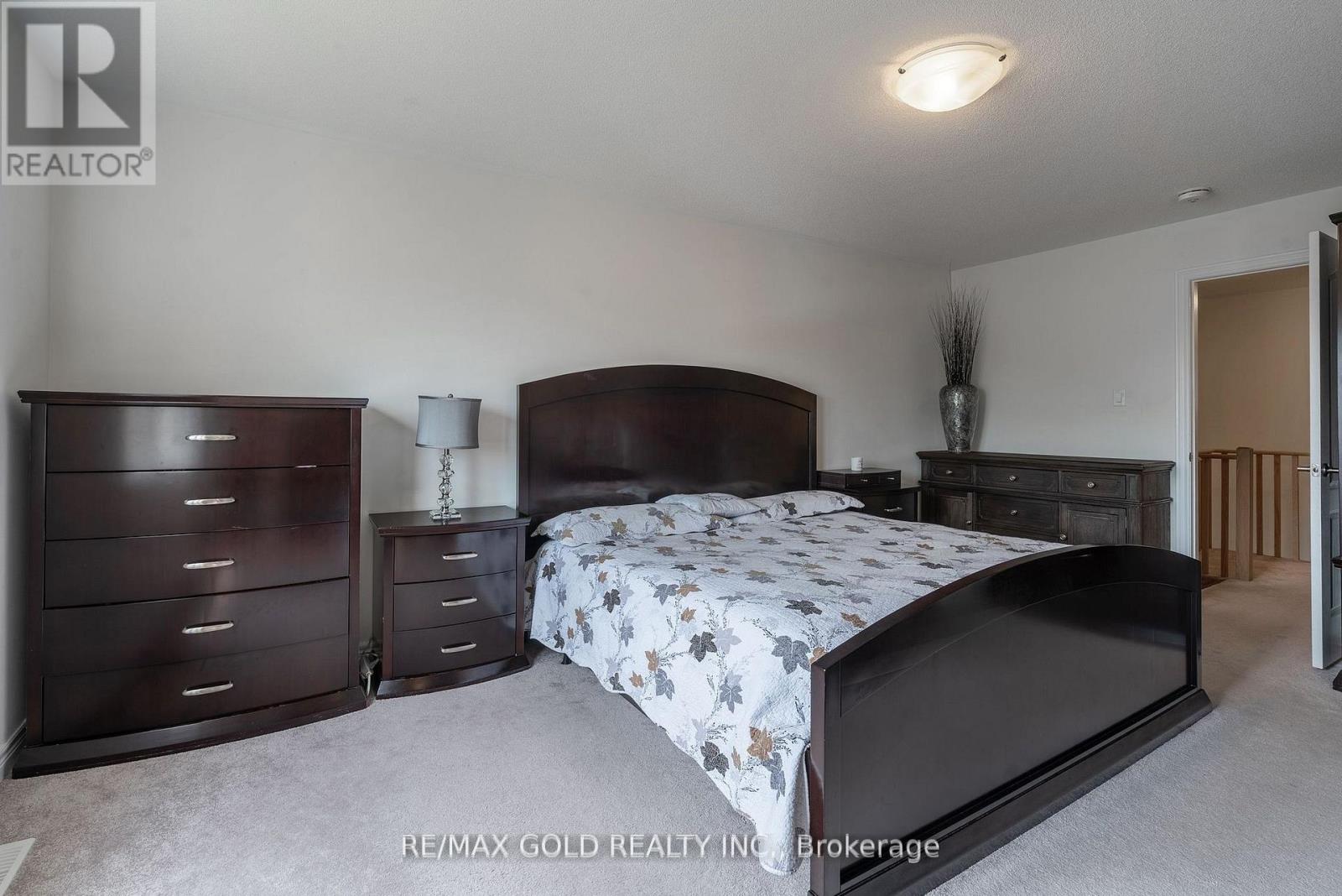 335 STEWART STREET - 18