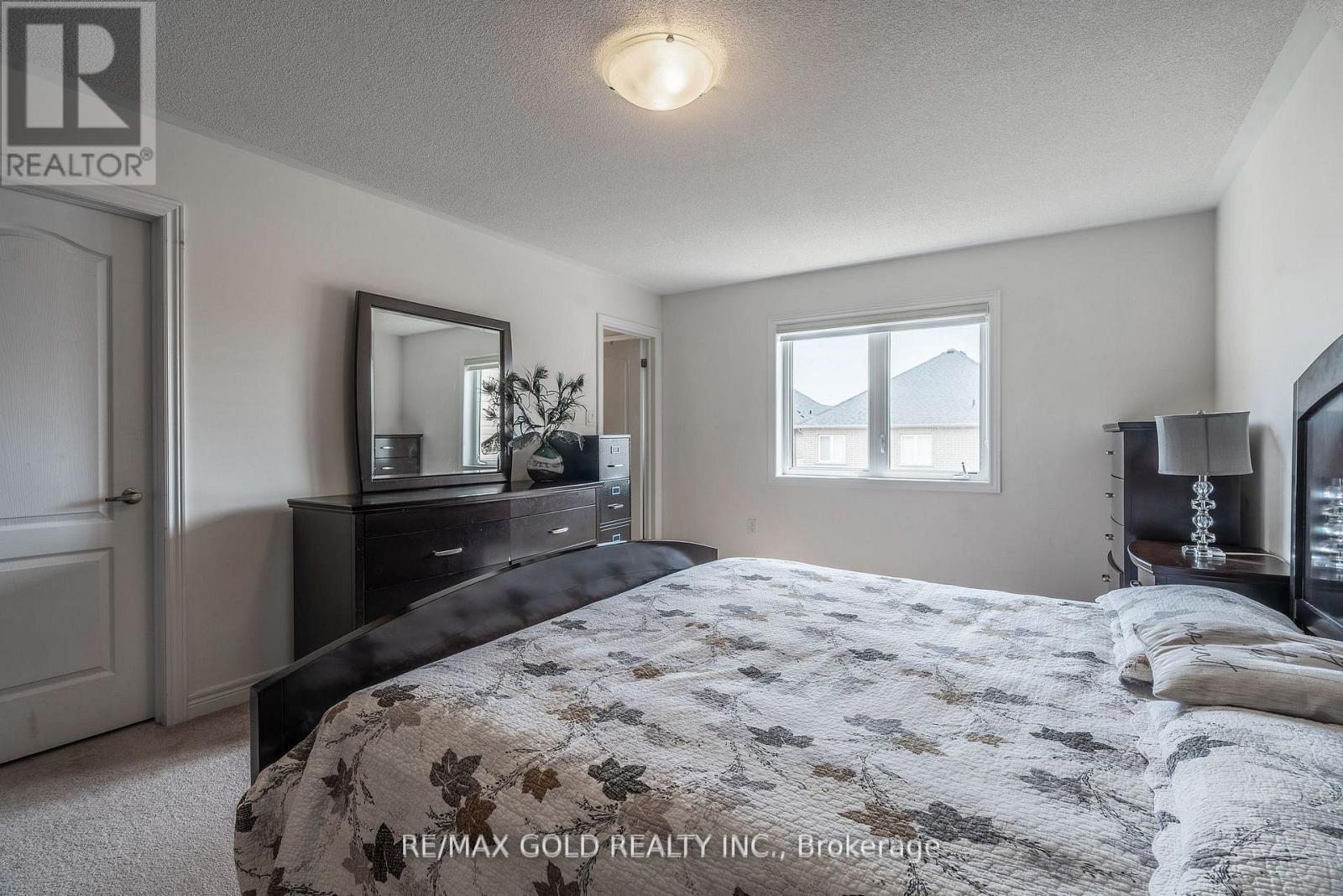 335 STEWART STREET - 20