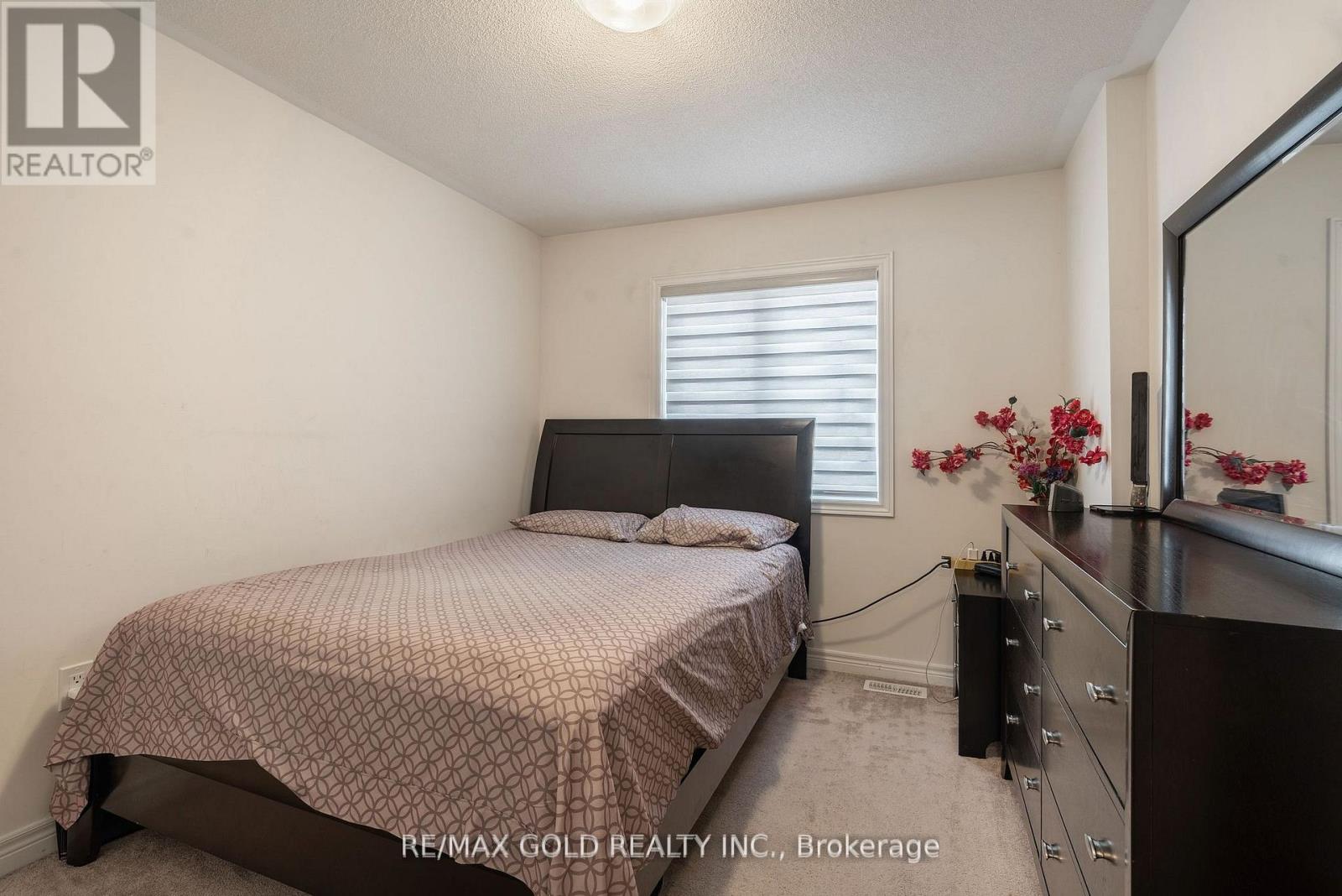 335 STEWART STREET - 23