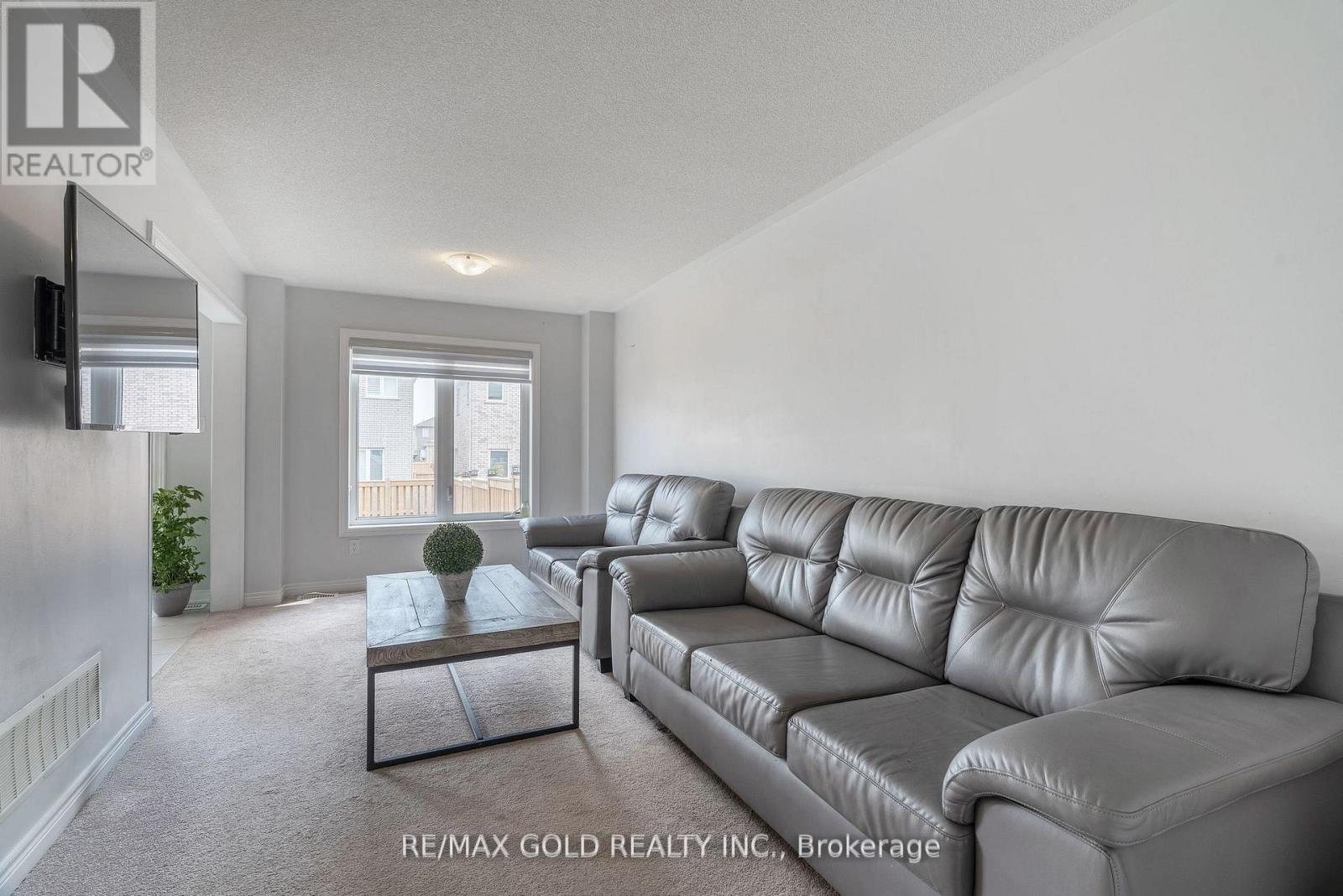 335 STEWART STREET - 5