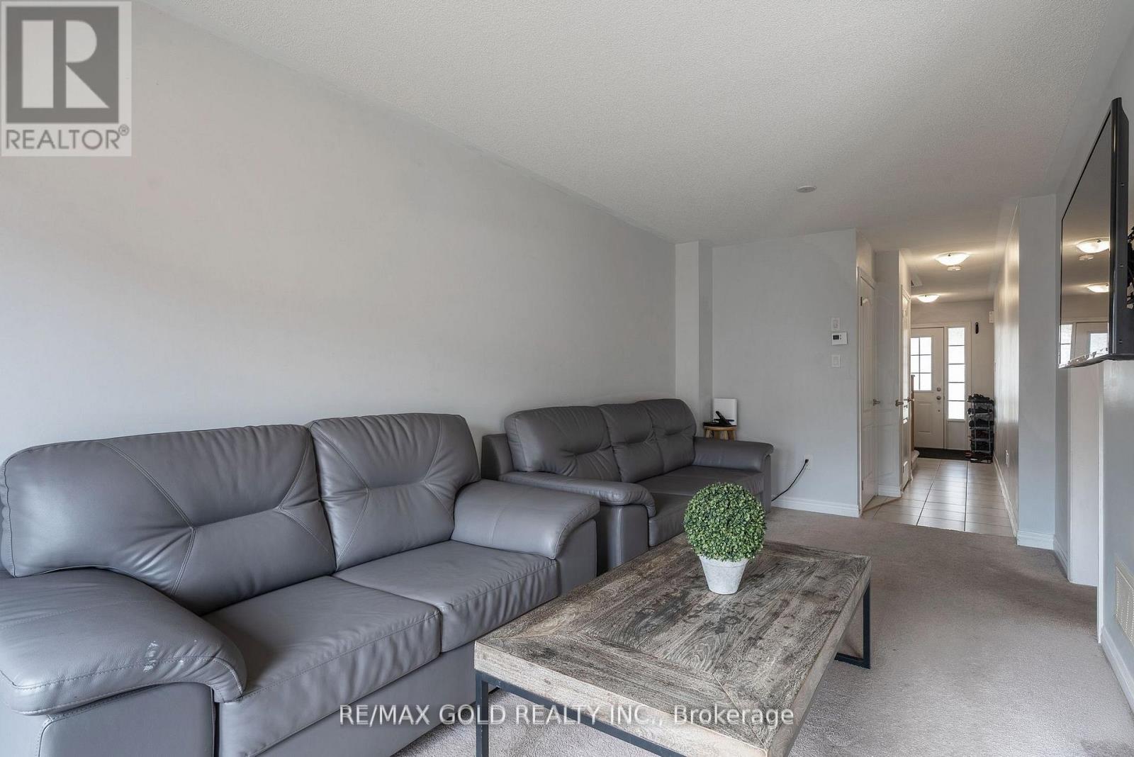 335 STEWART STREET - 8