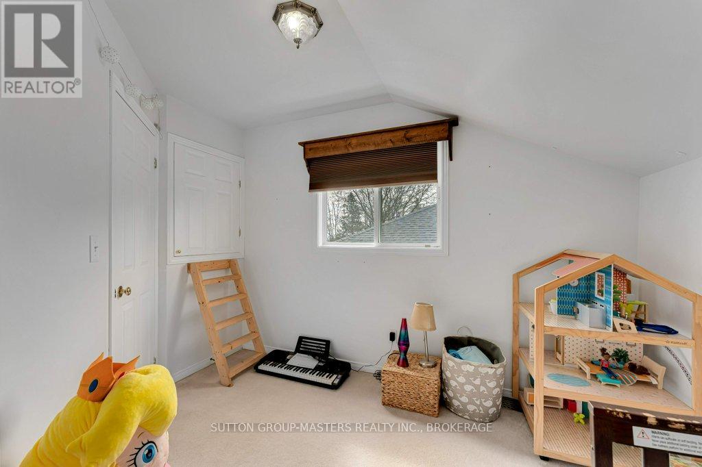 118 SIR JOHN JOHNSON DRIVE - 24