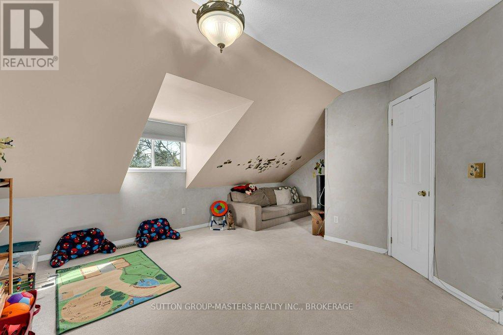118 SIR JOHN JOHNSON DRIVE - 26