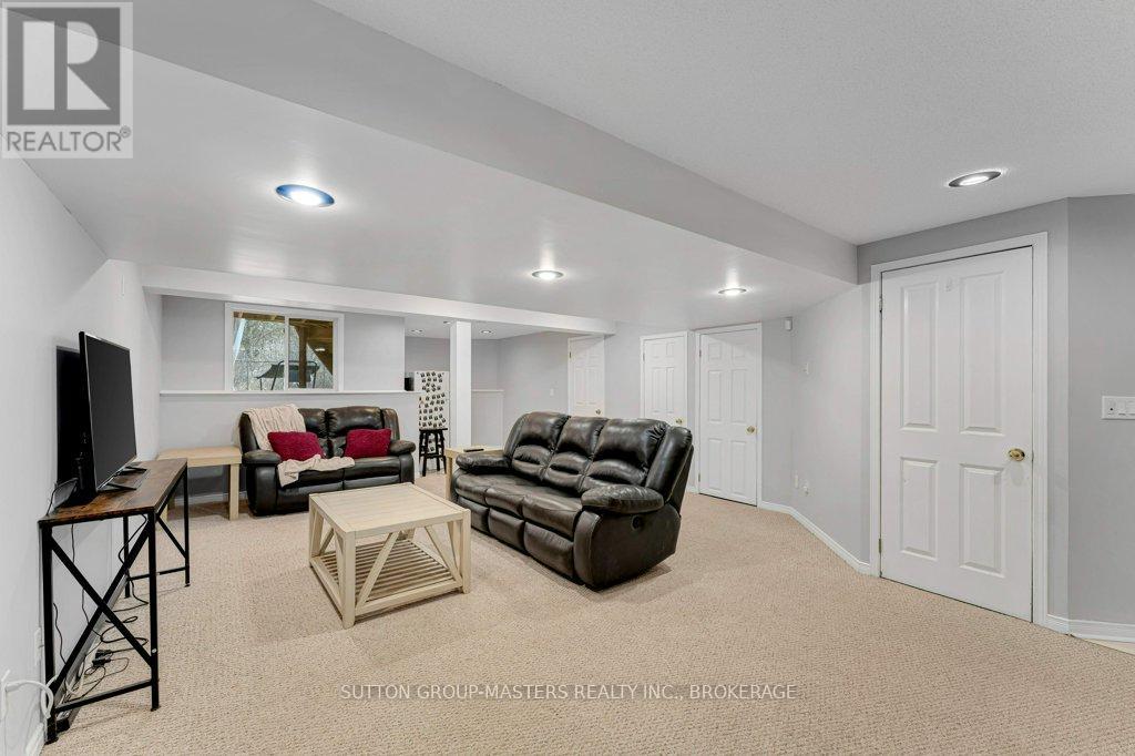 118 SIR JOHN JOHNSON DRIVE - 34