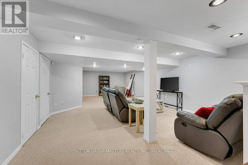 118 SIR JOHN JOHNSON DRIVE - 37