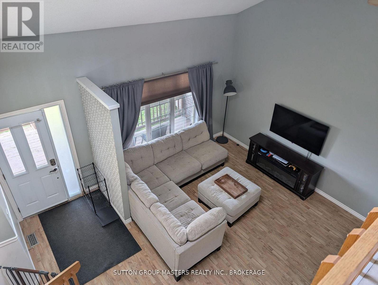 118 SIR JOHN JOHNSON DRIVE - 8