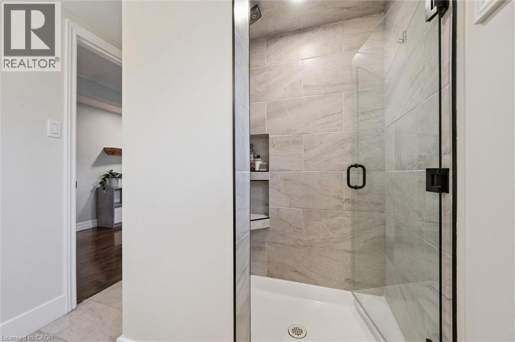 152 WELLINGTON ROAD 7 - 17